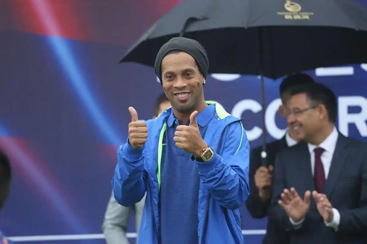 商业赞助与 商业赞助与